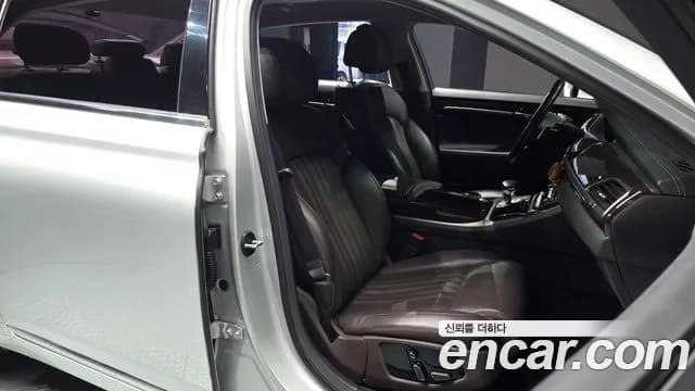 2018 Genesis EQ900 3.8 GDI AWD Sold VIN KMHG141DDJU044528 – front exterior 2018 Genesis EQ900 3.8 GDI AWD Sold VIN KMHG141DDJU044528 – front exterior