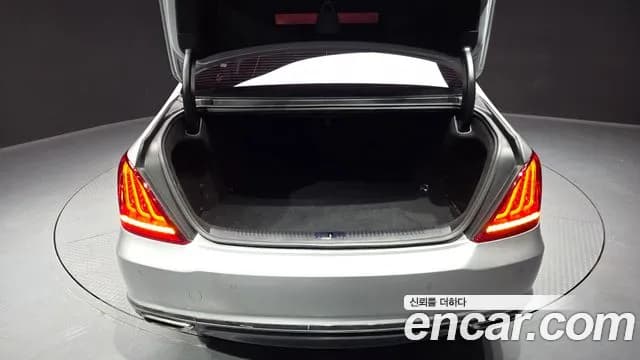 2018 Genesis EQ900 3.8 GDI AWD Sold VIN KMHG141DDJU044528 – photo 12 2018 Genesis EQ900 3.8 GDI AWD Sold VIN KMHG141DDJU044528 – photo 12