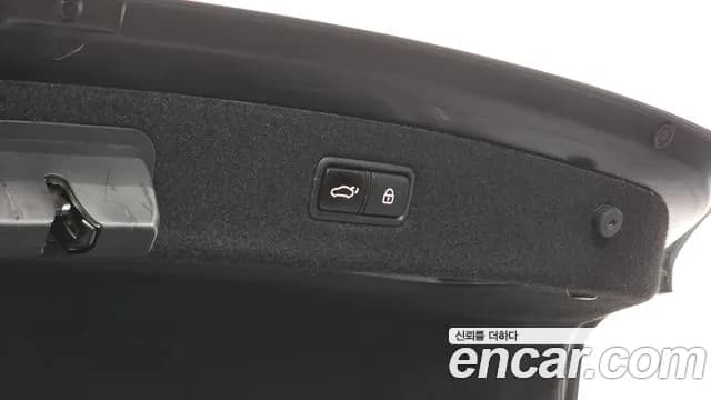 2018 Genesis EQ900 3.8 GDI AWD Sold VIN KMHG141DDJU051560 – trunk area 2018 Genesis EQ900 3.8 GDI AWD Sold VIN KMHG141DDJU051560 – trunk area