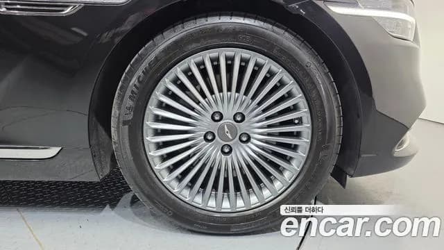 2019 Genesis G90 3.8 AWD Sold VIN KMHG141DDKU058453 – photo 17 2019 Genesis G90 3.8 AWD Sold VIN KMHG141DDKU058453 – photo 17