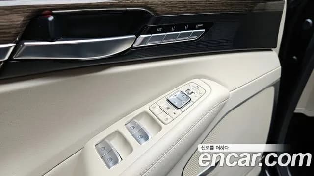 2019 Genesis G90 3.8 AWD Sold VIN KMHG141DDKU064911 – rear exterior 2019 Genesis G90 3.8 AWD Sold VIN KMHG141DDKU064911 – rear exterior