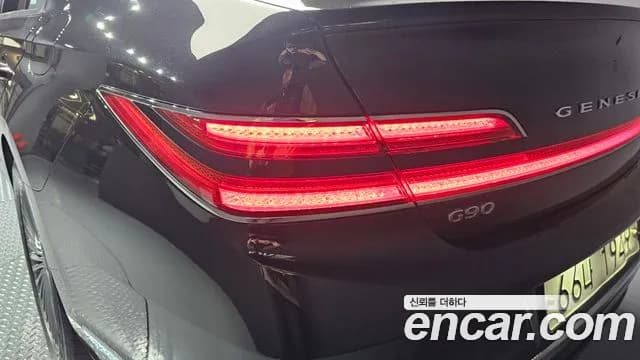 2019 Genesis G90 3.8 AWD Sold VIN KMHG141DDKU064911 – photo 33 2019 Genesis G90 3.8 AWD Sold VIN KMHG141DDKU064911 – photo 33