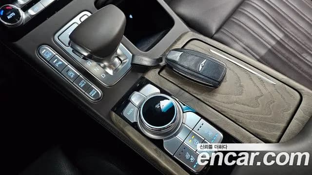 2020 Genesis G90 3.8 AWD Sold VIN KMHG141DDLU082000 – photo 14 2020 Genesis G90 3.8 AWD Sold VIN KMHG141DDLU082000 – photo 14