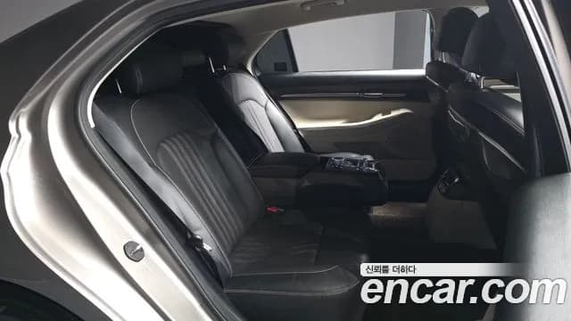 2021 Genesis G90 3.8 AWD Sold VIN KMHG141DDMU085192 – rear exterior 2021 Genesis G90 3.8 AWD Sold VIN KMHG141DDMU085192 – rear exterior