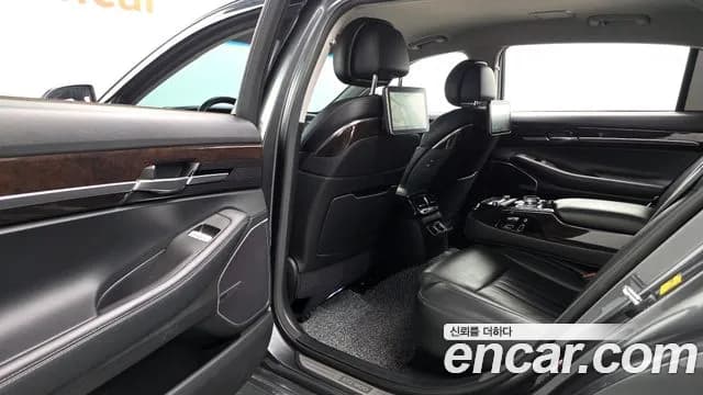 2017 Genesis EQ900 3.8 GDI AWD Sold VIN KMHG241DDHU032761 – photo 14 2017 Genesis EQ900 3.8 GDI AWD Sold VIN KMHG241DDHU032761 – photo 14