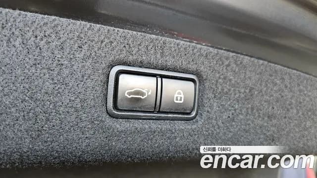 2018 Genesis EQ900 3.8 GDI AWD Sold VIN KMHG241DDJU036499 – front exterior 2018 Genesis EQ900 3.8 GDI AWD Sold VIN KMHG241DDJU036499 – front exterior