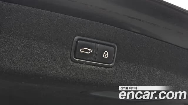 2018 Genesis EQ900 3.8 GDI AWD Sold VIN KMHG241DDJU038915 – photo 18 2018 Genesis EQ900 3.8 GDI AWD Sold VIN KMHG241DDJU038915 – photo 18