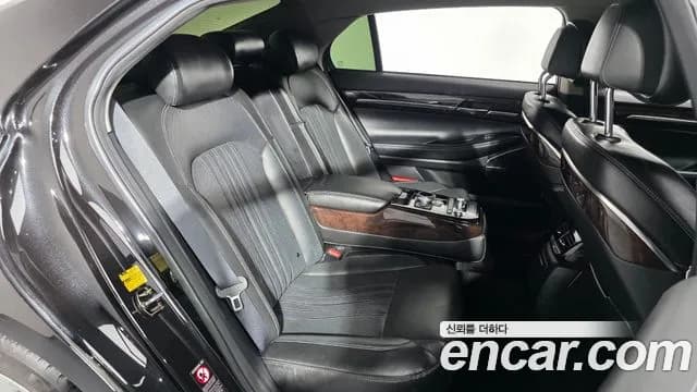 2018 Genesis EQ900 3.8 GDI AWD Sold VIN KMHG241DDJU044253 – side profile 2018 Genesis EQ900 3.8 GDI AWD Sold VIN KMHG241DDJU044253 – side profile
