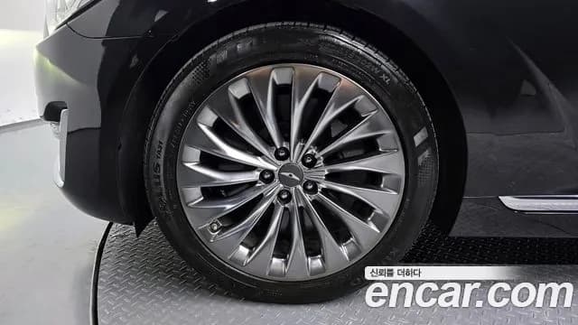 2018 Genesis EQ900 3.8 GDI AWD Sold VIN KMHG241DDJU046173 – interior seats 2018 Genesis EQ900 3.8 GDI AWD Sold VIN KMHG241DDJU046173 – interior seats