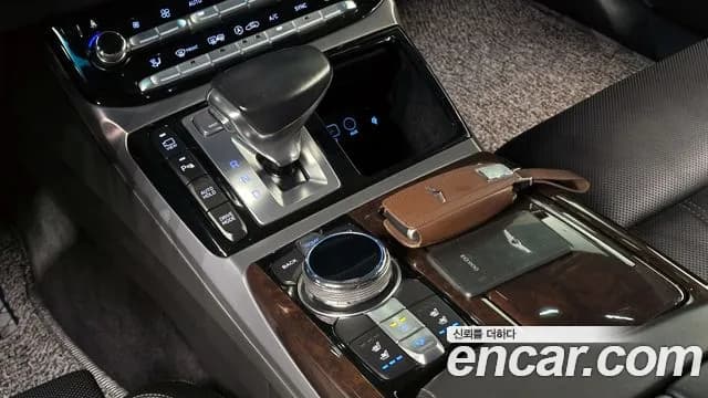 2018 Genesis EQ900 3.8 GDI AWD Sold VIN KMHG241DDJU046173 – engine bay 2018 Genesis EQ900 3.8 GDI AWD Sold VIN KMHG241DDJU046173 – engine bay