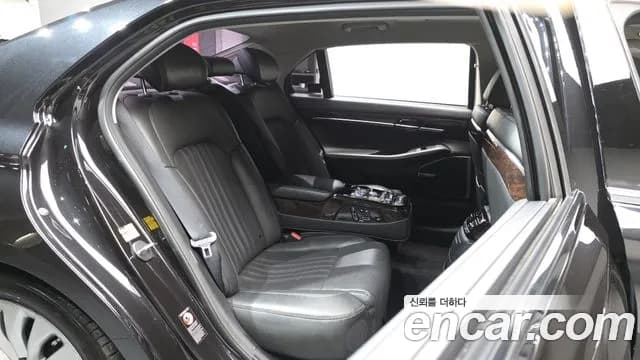 2018 Genesis EQ900 3.8 GDI AWD Sold VIN KMHG241DDJU046658 – front exterior 2018 Genesis EQ900 3.8 GDI AWD Sold VIN KMHG241DDJU046658 – front exterior