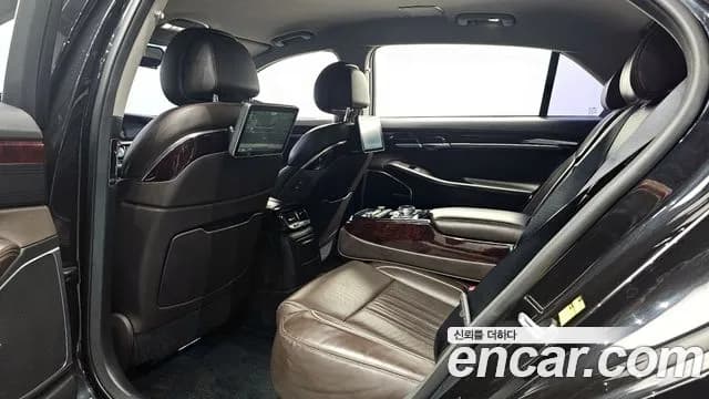 2018 Genesis EQ900 3.8 GDI AWD Sold VIN KMHG241DDJU046731 – side profile 2018 Genesis EQ900 3.8 GDI AWD Sold VIN KMHG241DDJU046731 – side profile