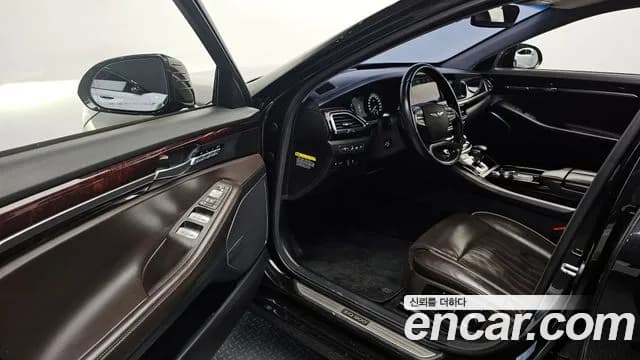 2018 Genesis EQ900 3.8 GDI AWD Sold VIN KMHG241DDJU046731 – exterior detail 2018 Genesis EQ900 3.8 GDI AWD Sold VIN KMHG241DDJU046731 – exterior detail