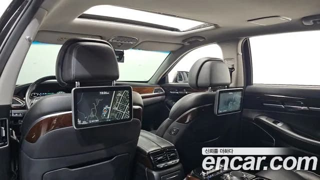 2018 Genesis EQ900 3.8 GDI AWD Sold VIN KMHG241DDJU047247 – front exterior 2018 Genesis EQ900 3.8 GDI AWD Sold VIN KMHG241DDJU047247 – front exterior