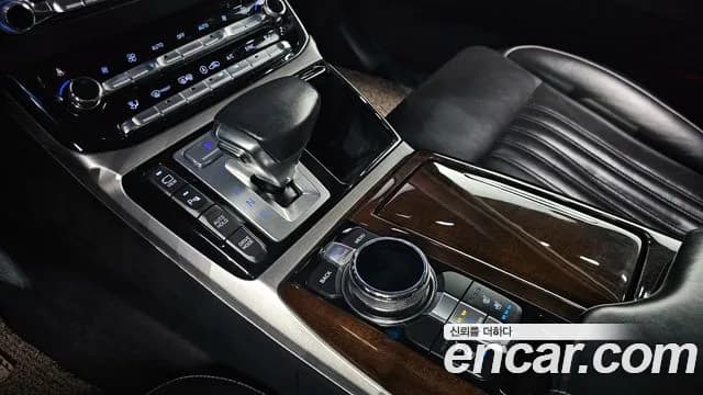 2018 Genesis EQ900 3.8 GDI AWD Sold VIN KMHG241DDJU048456 – rear exterior 2018 Genesis EQ900 3.8 GDI AWD Sold VIN KMHG241DDJU048456 – rear exterior