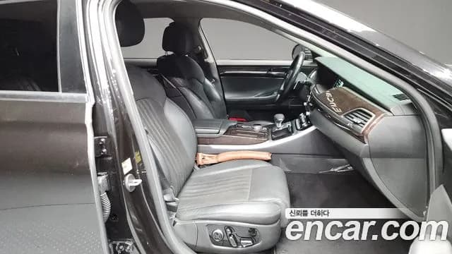 2018 Genesis EQ900 3.8 GDI AWD Sold VIN KMHG241DDJU049876 – rear exterior 2018 Genesis EQ900 3.8 GDI AWD Sold VIN KMHG241DDJU049876 – rear exterior