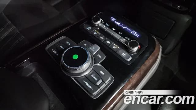 2018 Genesis EQ900 3.8 GDI AWD Sold VIN KMHG241DDJU049876 – side profile 2018 Genesis EQ900 3.8 GDI AWD Sold VIN KMHG241DDJU049876 – side profile