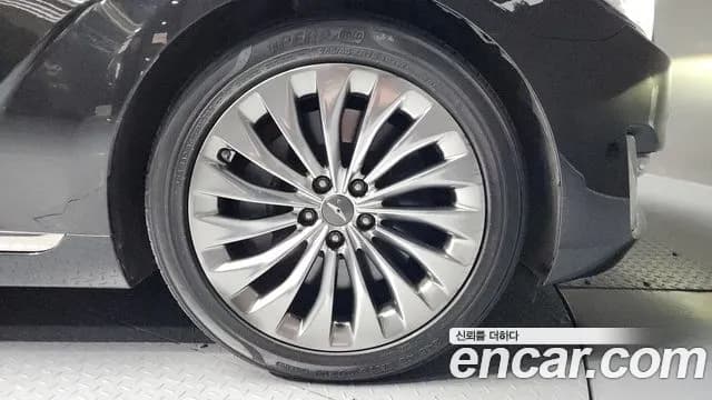 2018 Genesis EQ900 3.8 GDI AWD Sold VIN KMHG241DDJU049876 – interior seats 2018 Genesis EQ900 3.8 GDI AWD Sold VIN KMHG241DDJU049876 – interior seats