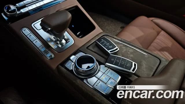 2019 Genesis G90 3.8 AWD Sold VIN KMHG241DDKU062754 – exterior detail 2019 Genesis G90 3.8 AWD Sold VIN KMHG241DDKU062754 – exterior detail