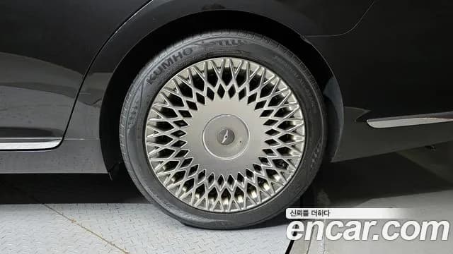 2019 Genesis G90 3.8 AWD Sold VIN KMHG241DDKU065846 – side profile 2019 Genesis G90 3.8 AWD Sold VIN KMHG241DDKU065846 – side profile