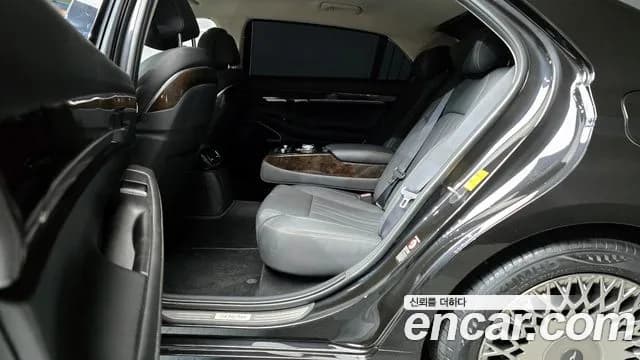 2019 Genesis G90 3.8 AWD Sold VIN KMHG241DDKU065846 – photo 14 2019 Genesis G90 3.8 AWD Sold VIN KMHG241DDKU065846 – photo 14
