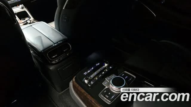 2019 Genesis G90 3.8 AWD Sold VIN KMHG241DDKU065846 – photo 17 2019 Genesis G90 3.8 AWD Sold VIN KMHG241DDKU065846 – photo 17