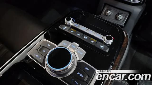 2019 Genesis G90 3.8 AWD Sold VIN KMHG241DDKU068867 – photo 12 2019 Genesis G90 3.8 AWD Sold VIN KMHG241DDKU068867 – photo 12