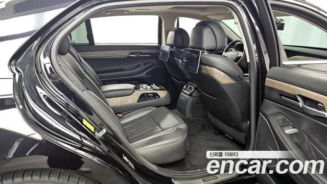 2020 Genesis G90 3.8 AWD Sold VIN KMHG241DDLU081338 – trunk area 2020 Genesis G90 3.8 AWD Sold VIN KMHG241DDLU081338 – trunk area