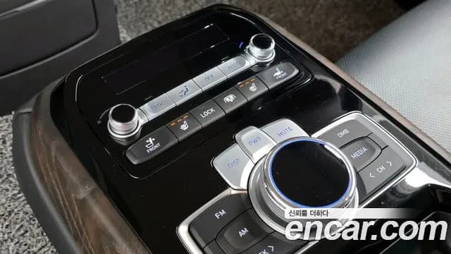 2021 Genesis G90 3.8 AWD Sold VIN KMHG241DDMU092045 – photo 17 2021 Genesis G90 3.8 AWD Sold VIN KMHG241DDMU092045 – photo 17