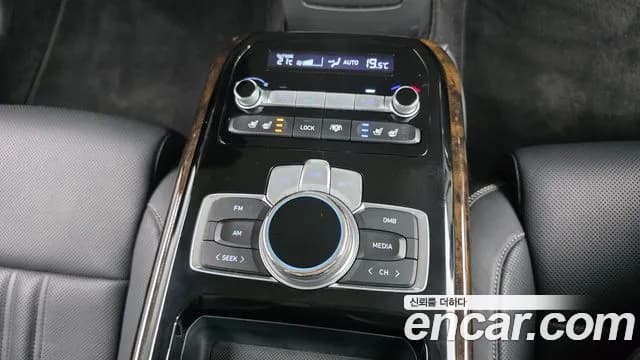 2021 Genesis G90 3.8 AWD Sold VIN KMHG241DDMU092982 – photo 13 2021 Genesis G90 3.8 AWD Sold VIN KMHG241DDMU092982 – photo 13