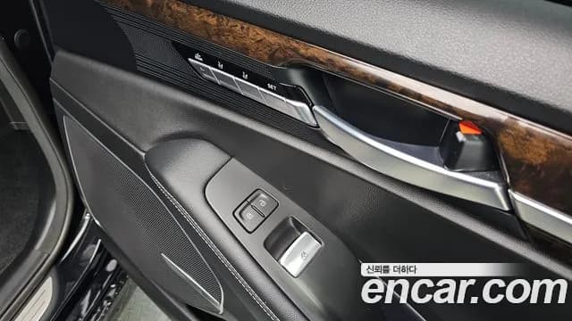 2021 Genesis G90 3.8 AWD Sold VIN KMHG241DDMU094217 – interior seats 2021 Genesis G90 3.8 AWD Sold VIN KMHG241DDMU094217 – interior seats