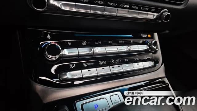 2018 Genesis EQ900 3.8 GDI AWD Sold VIN KMHG341DDJU036514 – exterior detail 2018 Genesis EQ900 3.8 GDI AWD Sold VIN KMHG341DDJU036514 – exterior detail