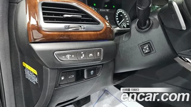 2018 Genesis EQ900 3.8 GDI AWD Sold VIN KMHG341DDJU050178 – front exterior 2018 Genesis EQ900 3.8 GDI AWD Sold VIN KMHG341DDJU050178 – front exterior
