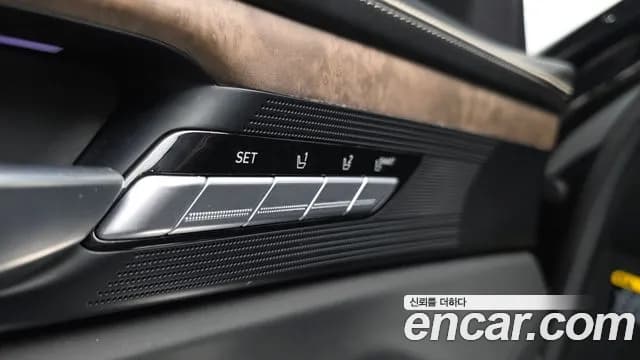 2019 Genesis G90 3.8 AWD Sold VIN KMHG341DDKU057386 – photo 11 2019 Genesis G90 3.8 AWD Sold VIN KMHG341DDKU057386 – photo 11