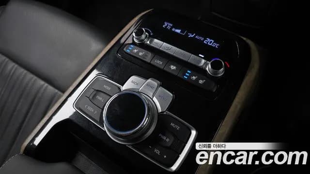 2019 Genesis G90 3.8 AWD Sold VIN KMHG341DDKU057386 – photo 14 2019 Genesis G90 3.8 AWD Sold VIN KMHG341DDKU057386 – photo 14