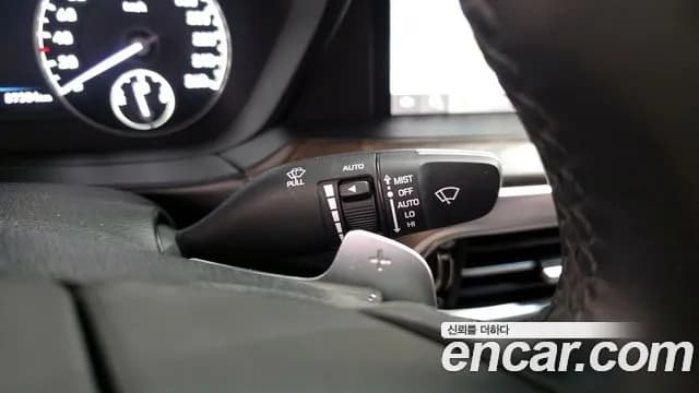 2020 Genesis G90 3.8 AWD Sold VIN KMHG341DDLU079595 – interior seats 2020 Genesis G90 3.8 AWD Sold VIN KMHG341DDLU079595 – interior seats
