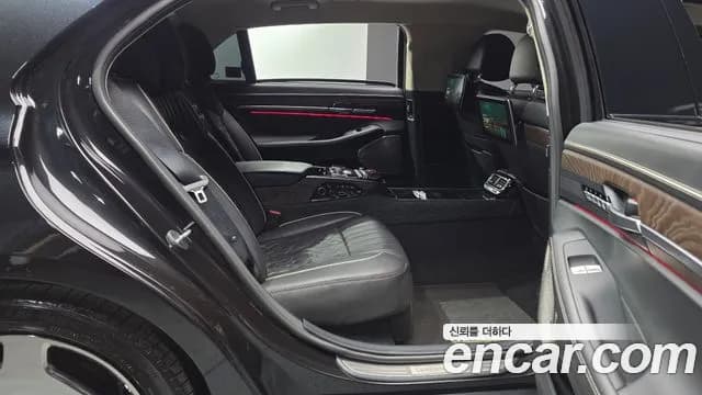 2019 Genesis G90 5.0 AWD Sold VIN KMHG511HDKU066294 – interior seats 2019 Genesis G90 5.0 AWD Sold VIN KMHG511HDKU066294 – interior seats