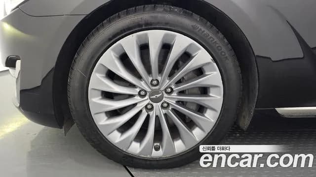 2017 Genesis EQ900 5.0 GDI AWD Sold VIN KMHG541HDHU028182 – front exterior 2017 Genesis EQ900 5.0 GDI AWD Sold VIN KMHG541HDHU028182 – front exterior