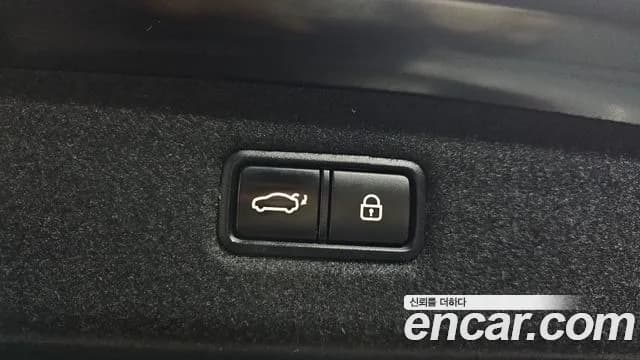 2017 Genesis EQ900 5.0 GDI AWD Sold VIN KMHG541HDHU028182 – photo 30 2017 Genesis EQ900 5.0 GDI AWD Sold VIN KMHG541HDHU028182 – photo 30