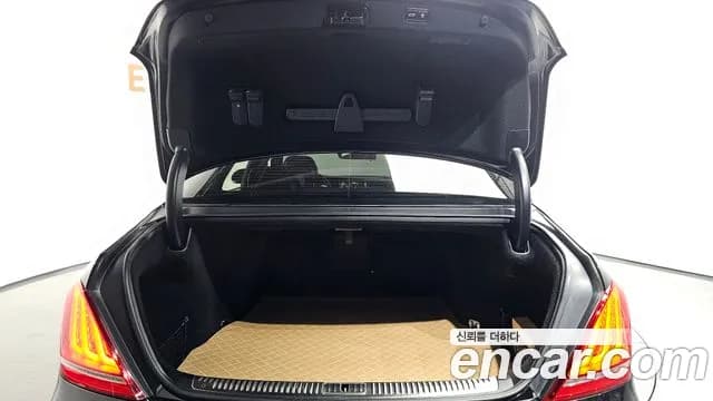 2017 Genesis EQ900 5.0 GDI AWD Sold VIN KMHG541HDHU028182 – photo 41 2017 Genesis EQ900 5.0 GDI AWD Sold VIN KMHG541HDHU028182 – photo 41