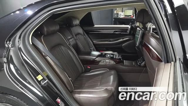 2018 Genesis EQ900 5.0 GDI AWD Sold VIN KMHG541HDJU035241 – front exterior 2018 Genesis EQ900 5.0 GDI AWD Sold VIN KMHG541HDJU035241 – front exterior