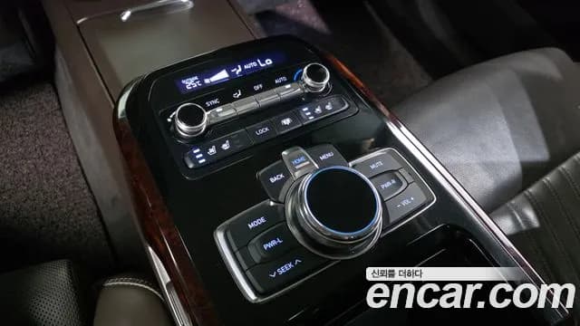 2018 Genesis EQ900 5.0 GDI AWD Sold VIN KMHG541HDJU035241 – photo 14 2018 Genesis EQ900 5.0 GDI AWD Sold VIN KMHG541HDJU035241 – photo 14