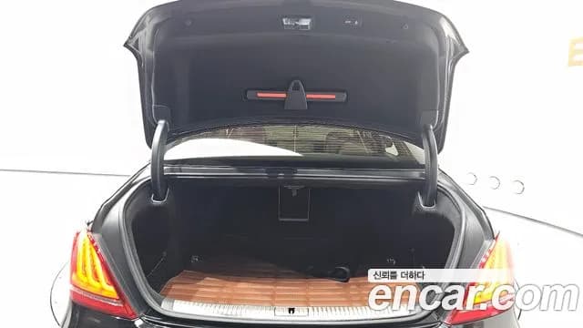 2018 Genesis EQ900 5.0 GDI AWD Sold VIN KMHG541HDJU035542 – engine bay 2018 Genesis EQ900 5.0 GDI AWD Sold VIN KMHG541HDJU035542 – engine bay