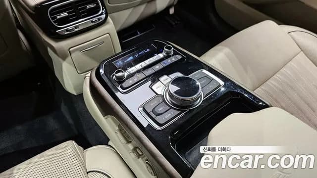 2019 Genesis G90 5.0 AWD Sold VIN KMHG541HDKU062791 – undercarriage 2019 Genesis G90 5.0 AWD Sold VIN KMHG541HDKU062791 – undercarriage