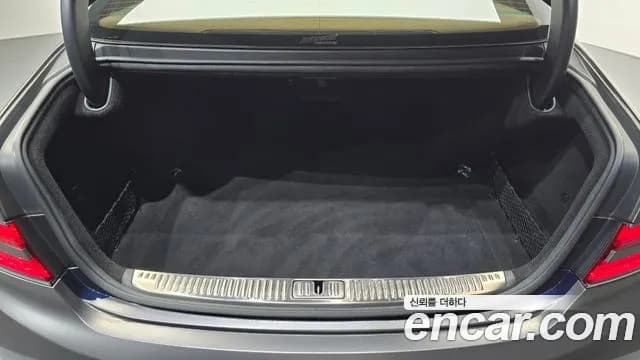 2019 Genesis G90 5.0 AWD Sold VIN KMHG541HDKU066614 – rear exterior 2019 Genesis G90 5.0 AWD Sold VIN KMHG541HDKU066614 – rear exterior