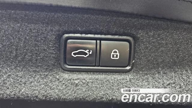 2019 Genesis G90 5.0 AWD Sold VIN KMHG541HDKU066651 – trunk area 2019 Genesis G90 5.0 AWD Sold VIN KMHG541HDKU066651 – trunk area
