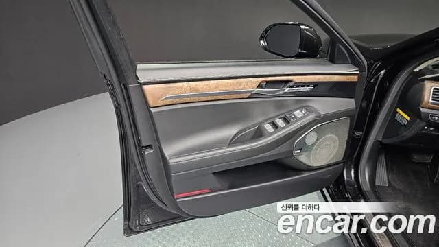 2019 Genesis G90 5.0 AWD Sold VIN KMHG541HDKU066651 – photo 35 2019 Genesis G90 5.0 AWD Sold VIN KMHG541HDKU066651 – photo 35