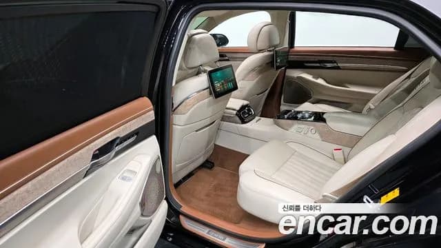 2019 Genesis G90 5.0 AWD Sold VIN KMHG541HDKU077336 – photo 35 2019 Genesis G90 5.0 AWD Sold VIN KMHG541HDKU077336 – photo 35