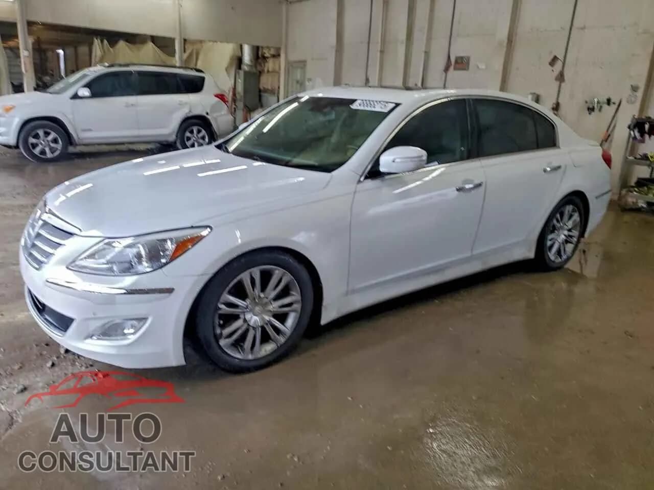2014 HYUNDAI GENESIS Damaged VIN KMHGC4DD5EU266054 – front exterior 2014 HYUNDAI GENESIS Damaged VIN KMHGC4DD5EU266054 – front exterior