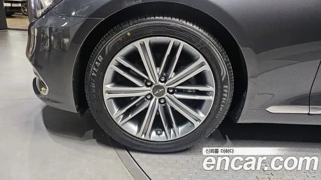 2017 Genesis G80 3.3 GDI Sold VIN KMHGL41DBHU215521 – front exterior 2017 Genesis G80 3.3 GDI Sold VIN KMHGL41DBHU215521 – front exterior